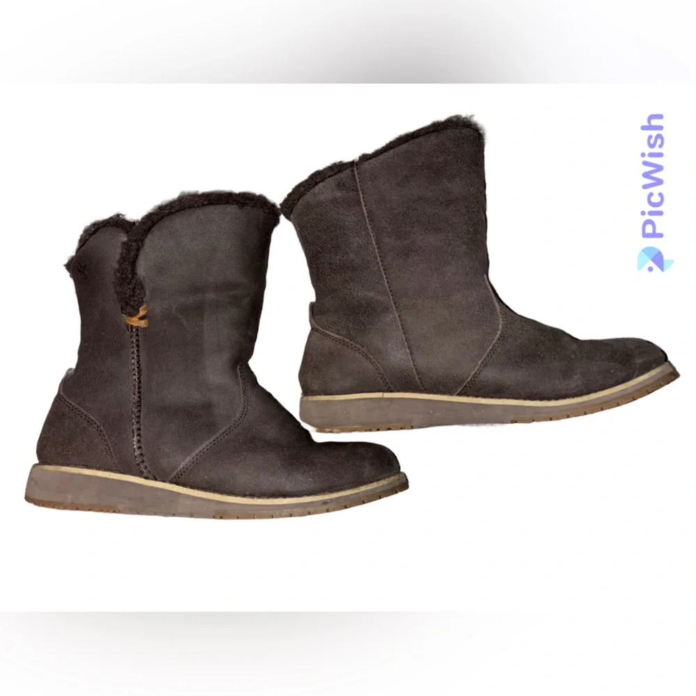 Emu ‘Beach Lo’ Suede & 100% Merino Wool Boots
